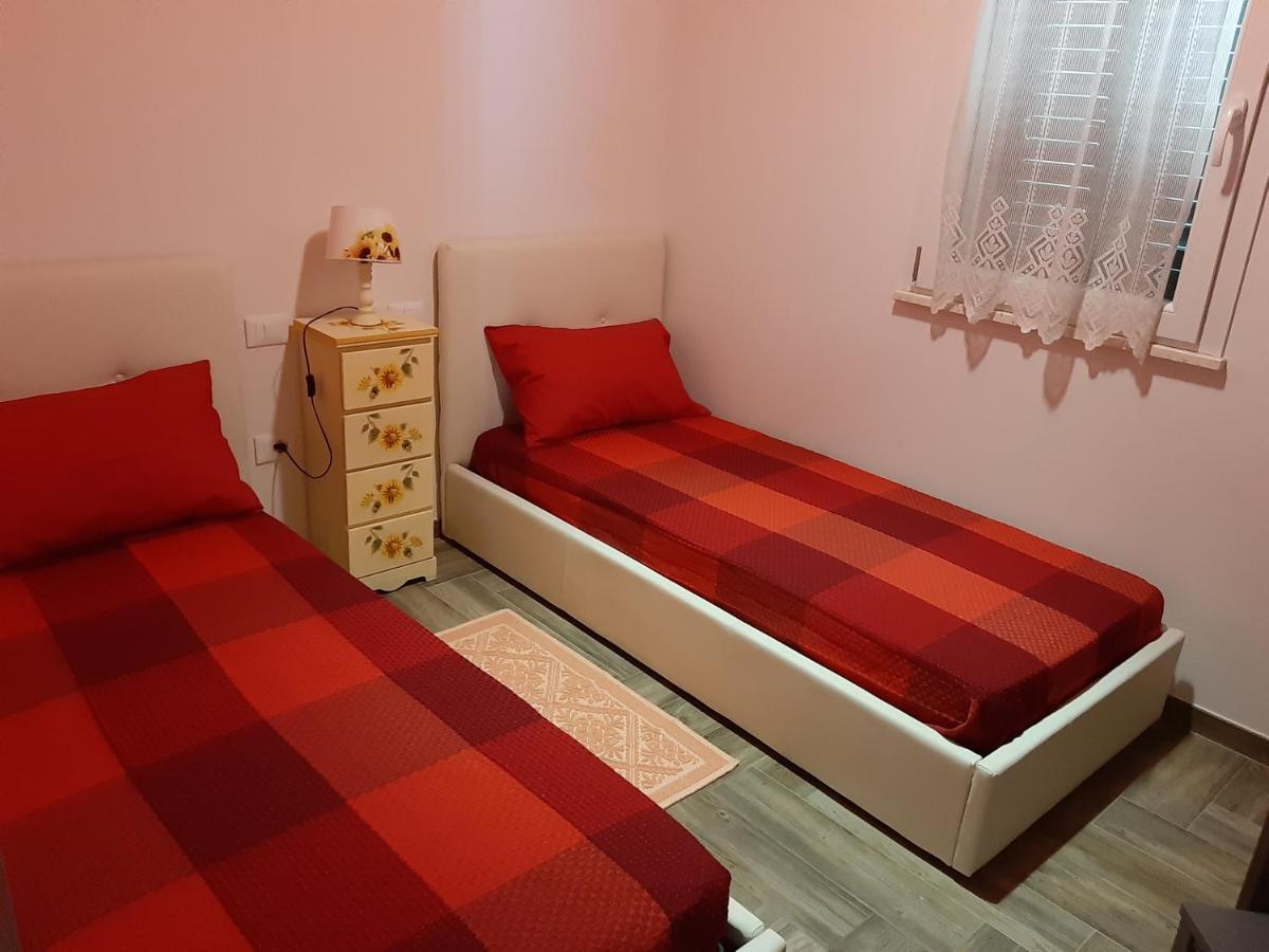 Villa Erilia San Giovanni Suergiu Ngoại thất bức ảnh
