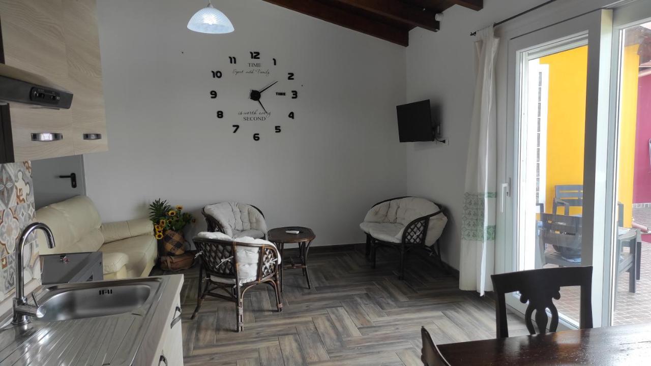 Villa Erilia San Giovanni Suergiu Ngoại thất bức ảnh